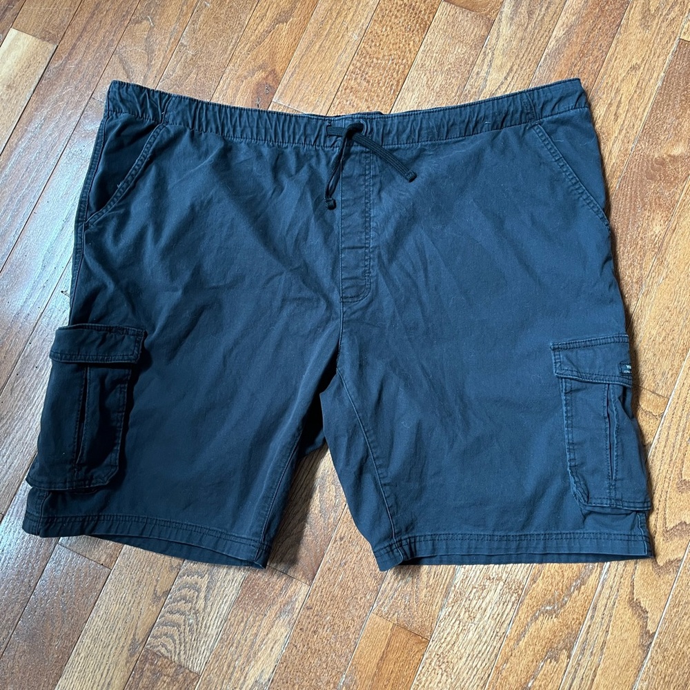 EUC Wrangler Men's Dark Cargo Shorts, Size 46-48